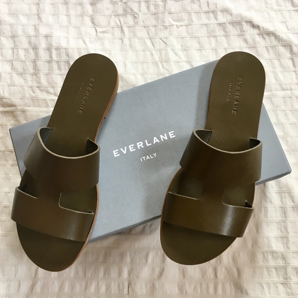 Everlane “The Bridge Sandal” in surplus